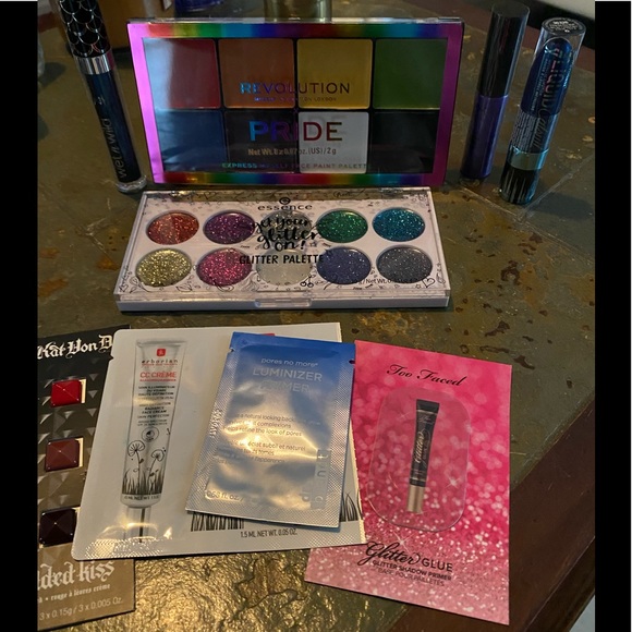 Brand New Makeup set bundles variety of items - Picture 8 of 8